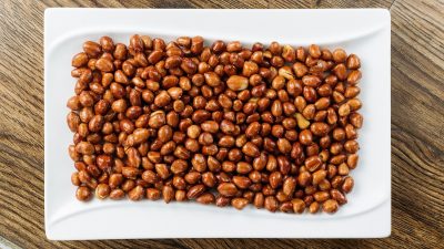 Арахис с медом и солью в микроволновке