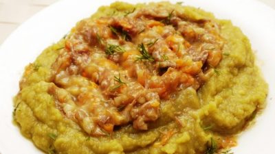 Гороховая каша с говяжьей тушенкой