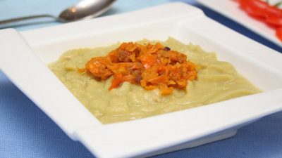 Гороховая каша со сливками и болгарским перцем