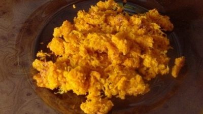 Сладкая каша из зеленой чечевицы с курагой