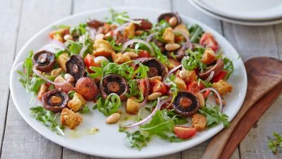 Постный салат с шампиньонами и болгарским перцем