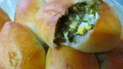Пирожки со щавелем, яйцом и луком