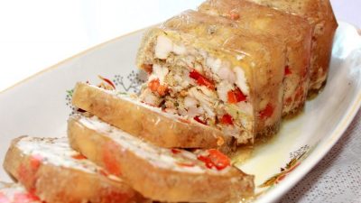 Куриный рулет с болгарским перцем в мультиварке