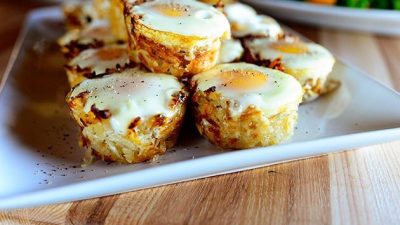 Картофельные корзиночки с яичницей в духовке