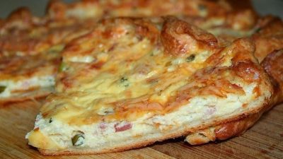 Дрожжевой пирог «Пикантный» с беконом