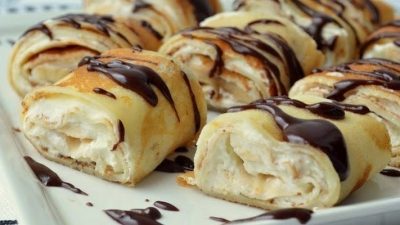 Блинные рулетики с бананово-творожной начинкой