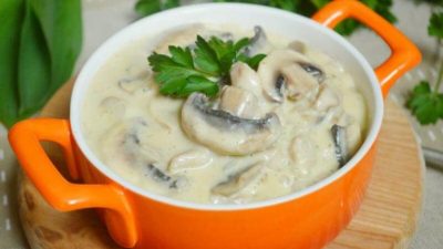 Сливочное фрикасе из курицы с мускатным орехом