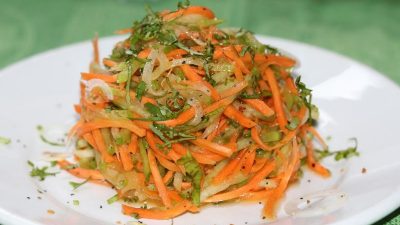 Салат из редьки с овощами по-корейски