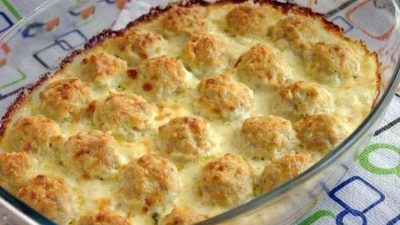 Мясные ежики с рисом в сливочном соусе в духовке