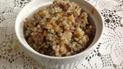Перловка с говяжьей тушенкой в мультиварке