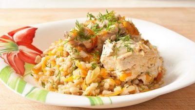 Перловая каша с курицей и черносливом в рукаве