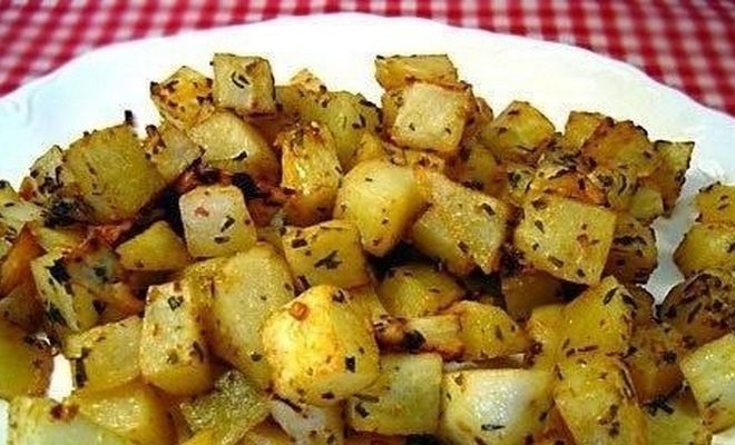 Картофель с чесноком по-гречески в духовке