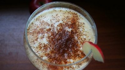 Яблочно-банановый смузи с молоком