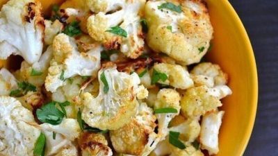 Цветная капуста с пармезаном и чесноком в духовке
