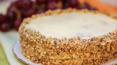 Торт-безе «Королевский» с орехами