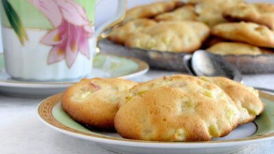 Крошки пироги с яблочной начинкой