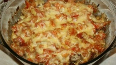 Запеканка из куриной печени с помидорами и сыром