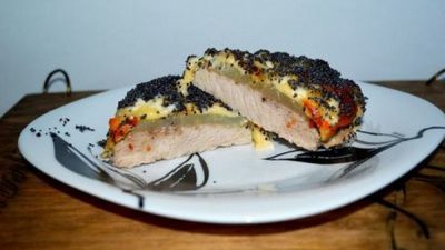 Свинина с грушей и маком под сыром