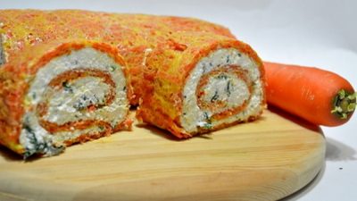 Морковно-творожный рулет с зеленью и чесноком