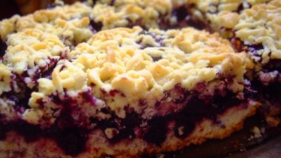 Песочный пирог с вареньем и крахмалом в мультиварке