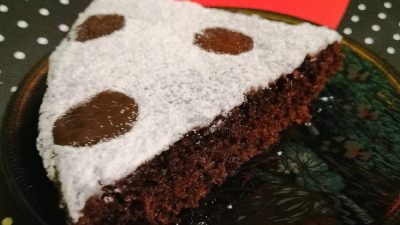 Шоколадный пирог с вареньем в мультиварке