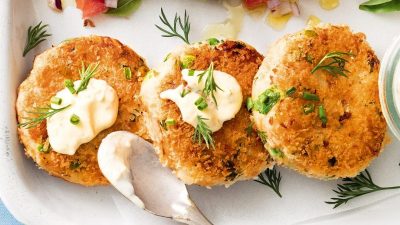 Картофельные биточки с грибами в панировке