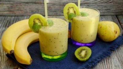Фруктовый коктейль с шоколадной крошкой