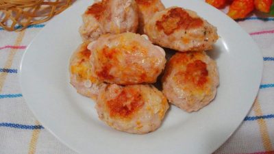 Мясные биточки с сыром на молоке
