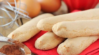 Итальянское печенье «Савоярди» с сахарной пудрой