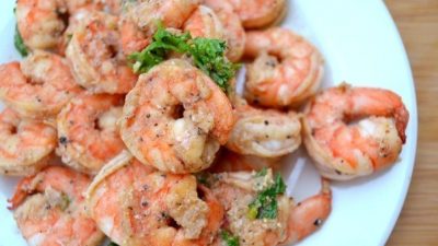 Креветки в чесночном соусе с сухим вином