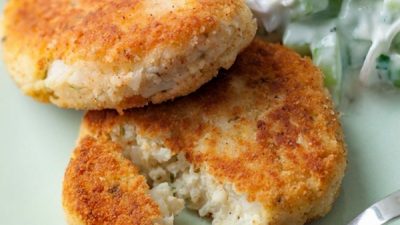 Котлеты из окуня в панировочных сухарях