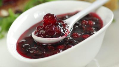 Клюквенно-брусничный соус с мускатным орехом