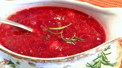 Острый клюквенный соус с красным апельсином