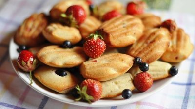 Мадлен с любимыми ягодами