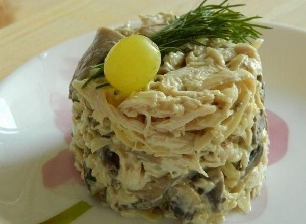 Салат из грибов с сыром и курицей, рецепт с фото