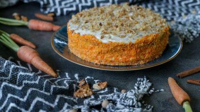 Морковно-ореховый пирог со сливочным кремом