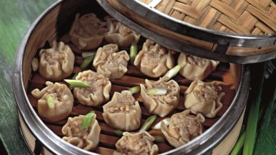 Китайские пельмени с креветками и ростками бамбука