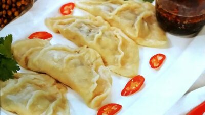 Китайские пельмени цзяоцзы с зеленым луком