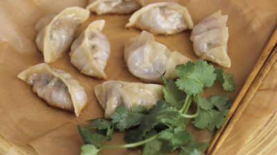 Китайские пельмени с трепангами и креветками