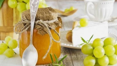 Варенье из зеленого винограда с корицей