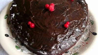 Влажный шоколадно-кофейный торт в глазури