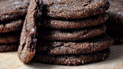 Шоколадное печенье с имбирем и гвоздикой