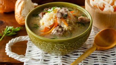 Капустняк с квашеной капустой и салом