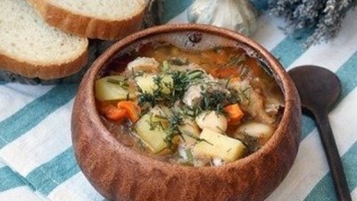 Капустняк со стручковой фасолью на курином бульоне