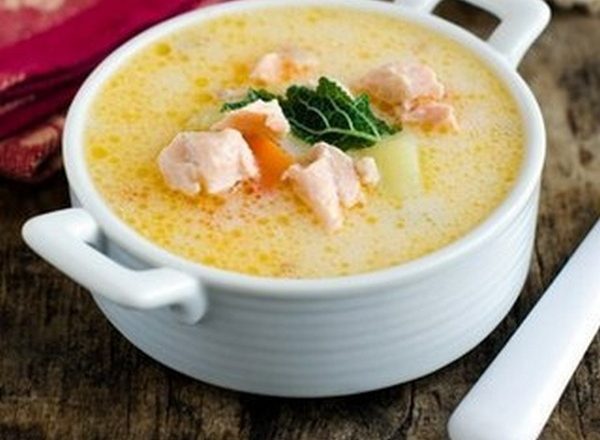 Рыбный суп с плавленым сыром и картофелем