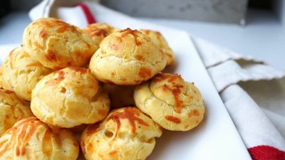 Заварные сырные булочки с чесноком