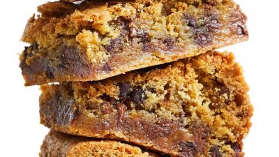 Безглютеновые шоколадные батончики с соленой карамелью