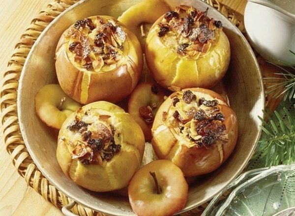 Фаршированные яблоки с грецкими орехами и медом