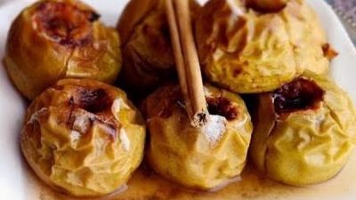 Медовые яблоки с корицей в духовке