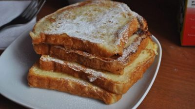 Тосты из батона с пахтой